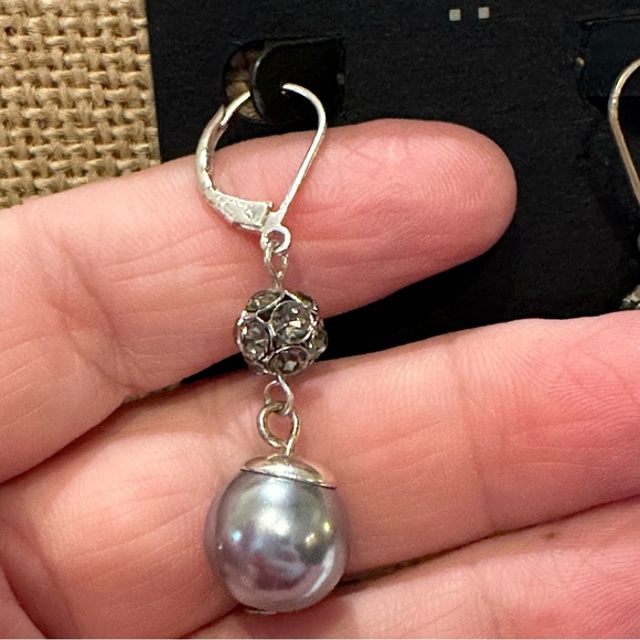 NWT Ann Taylor Earrings - silver tone leverback w/ gray faux pearl & rhinestones - Picture 6 of 8